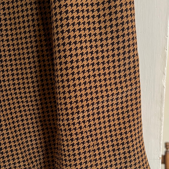 Elegant Brown Checkered Midi Skirt - Picture 2 of 7